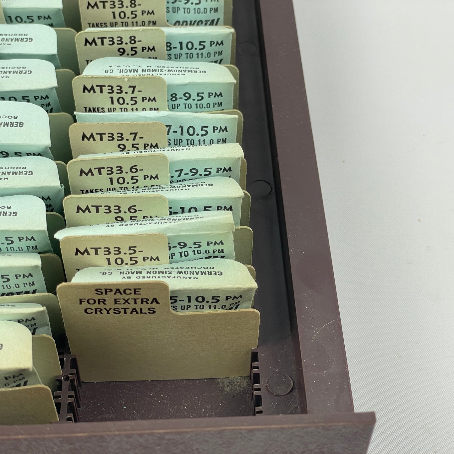 Apr Lot 34- NOS G-S Magni-Tite 30.8-34.0 Crystal Tray