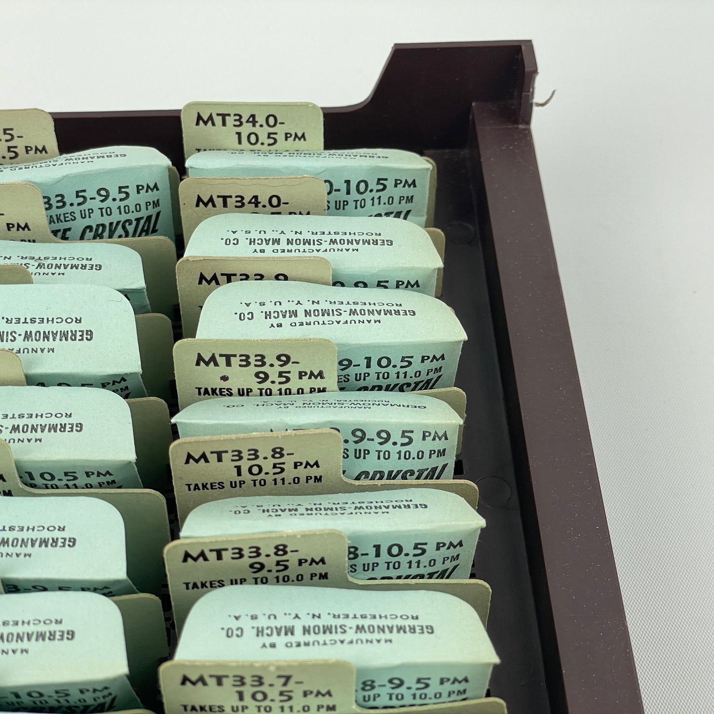 Apr Lot 34- NOS G-S Magni-Tite 30.8-34.0 Crystal Tray