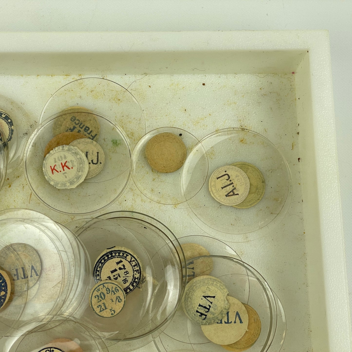 Apr Lot 127- Assortment of 200 Pocket Watch Glass Crystals