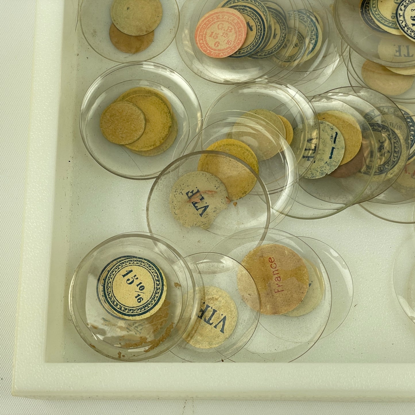 Apr Lot 127- Assortment of 200 Pocket Watch Glass Crystals