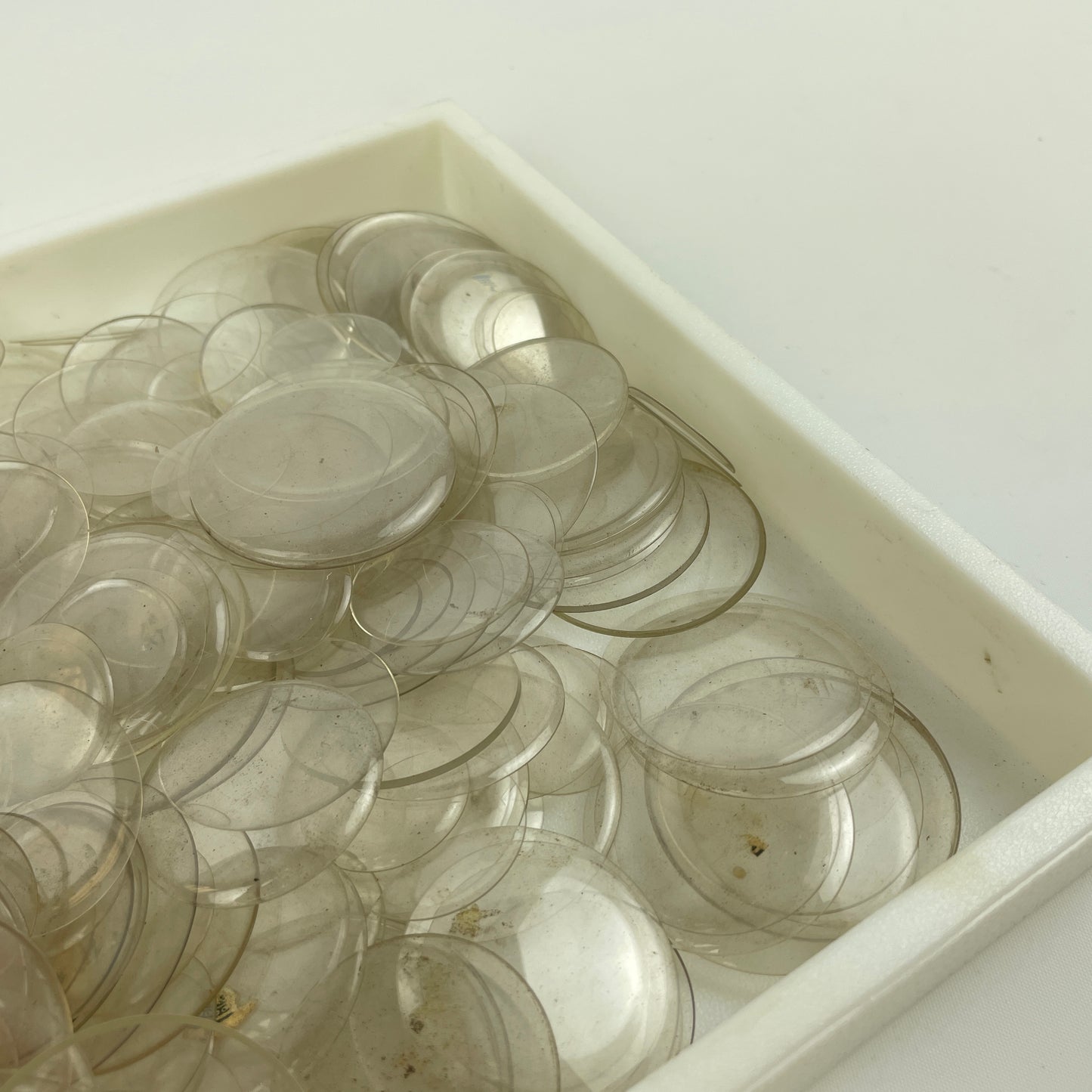 Apr Lot 29- Watchmaker’s Large Assortment of 500 Lapel & Pocket Watch Glass Crystals