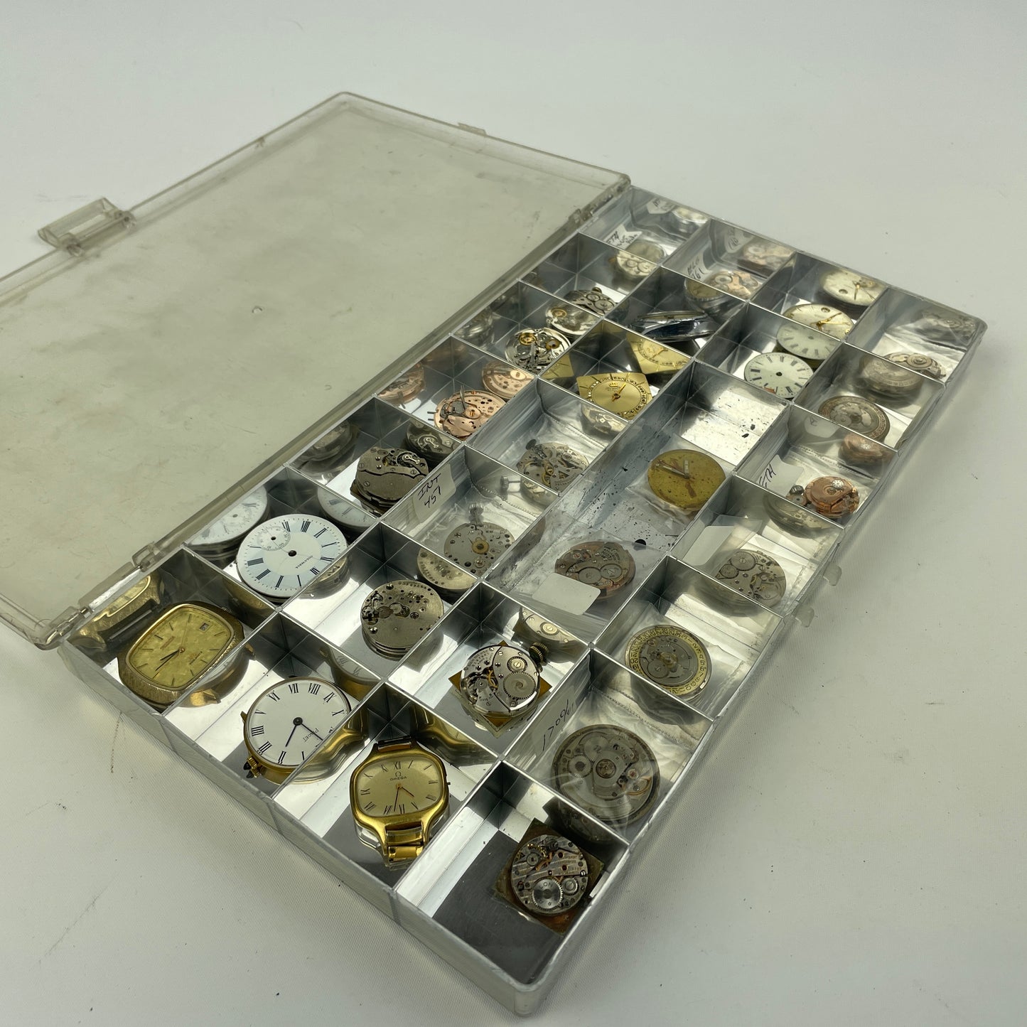 Lot 102- Swiss Assortment of Wristwatch Movements