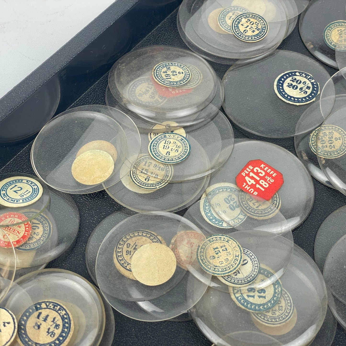 Lot 88- Watchmaker’s Selection of 200 Glass Pocket Watch Crystals