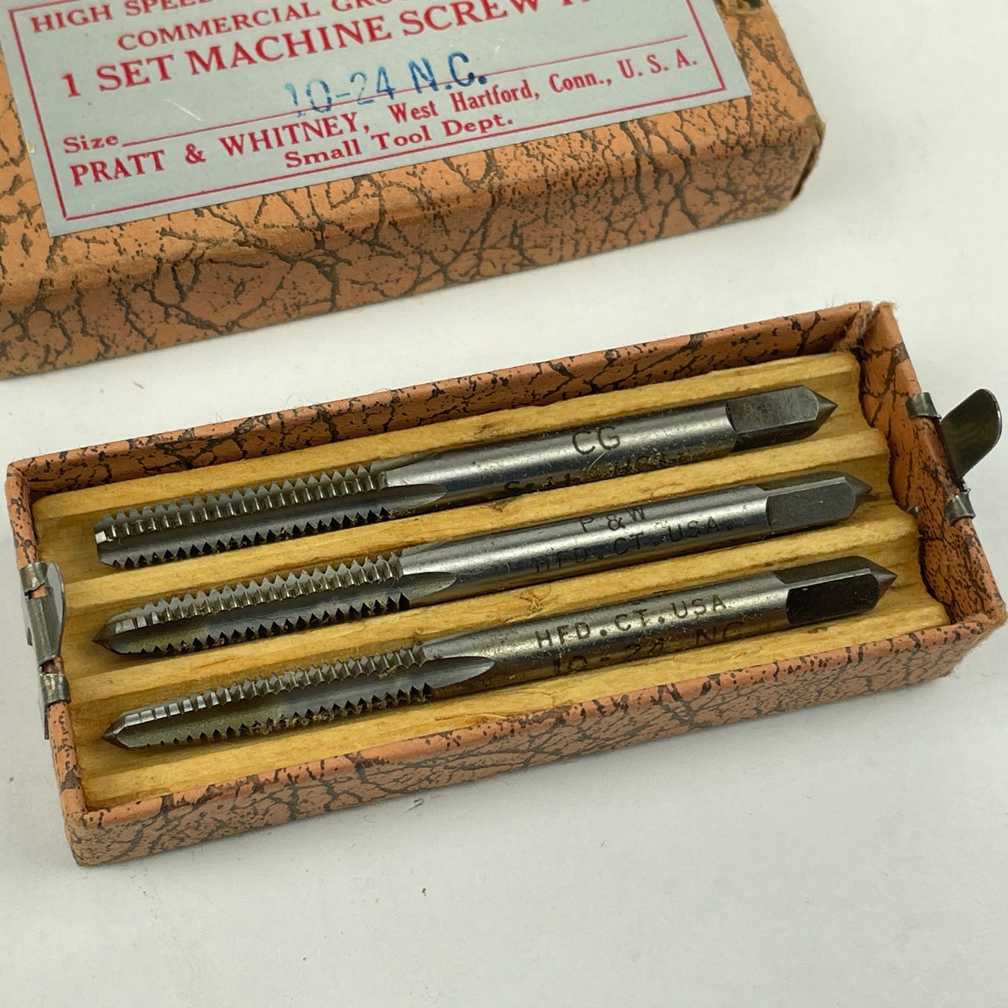 Lot 25- NOS Pratt & Whitney 10-24 N.C. Screw Taps