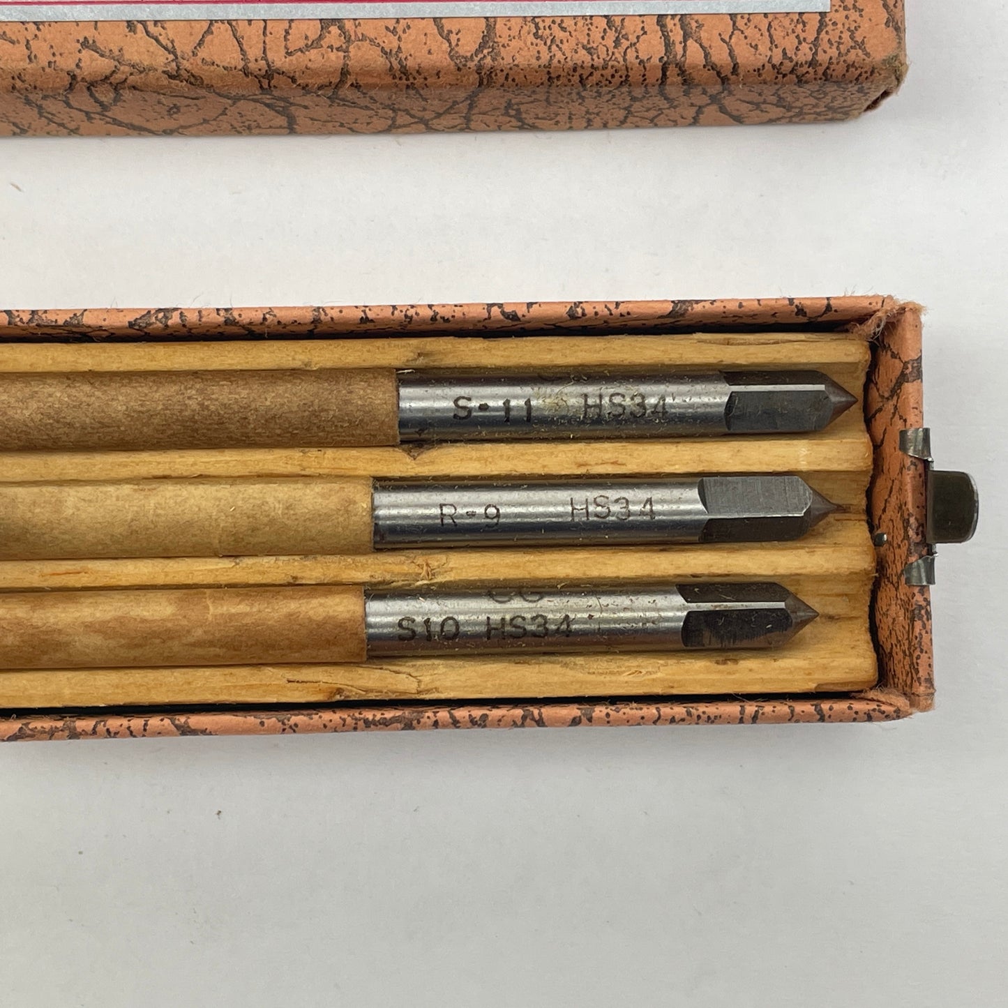 Lot 25- NOS Pratt & Whitney 10-24 N.C. Screw Taps