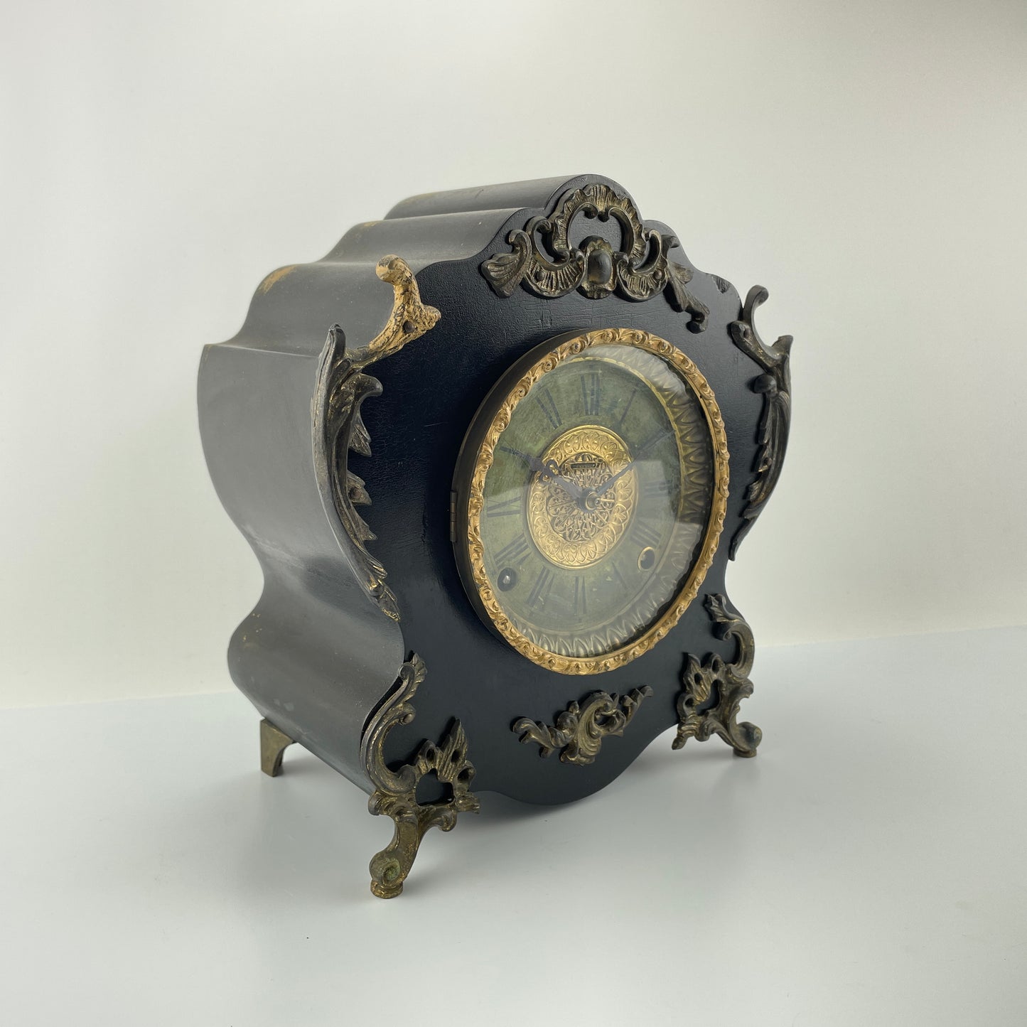 Lot 83- Ingraham 8-Day Time and Strike Mantle Clock