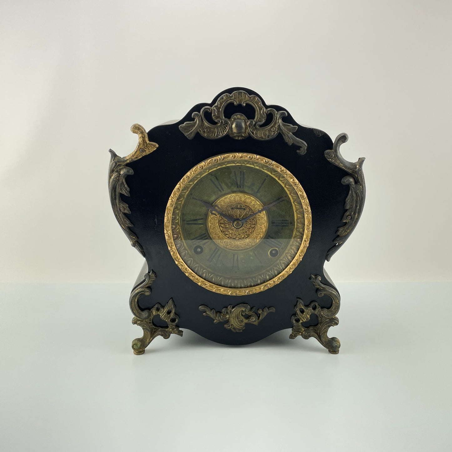 Lot 83- Ingraham 8-Day Time and Strike Mantle Clock