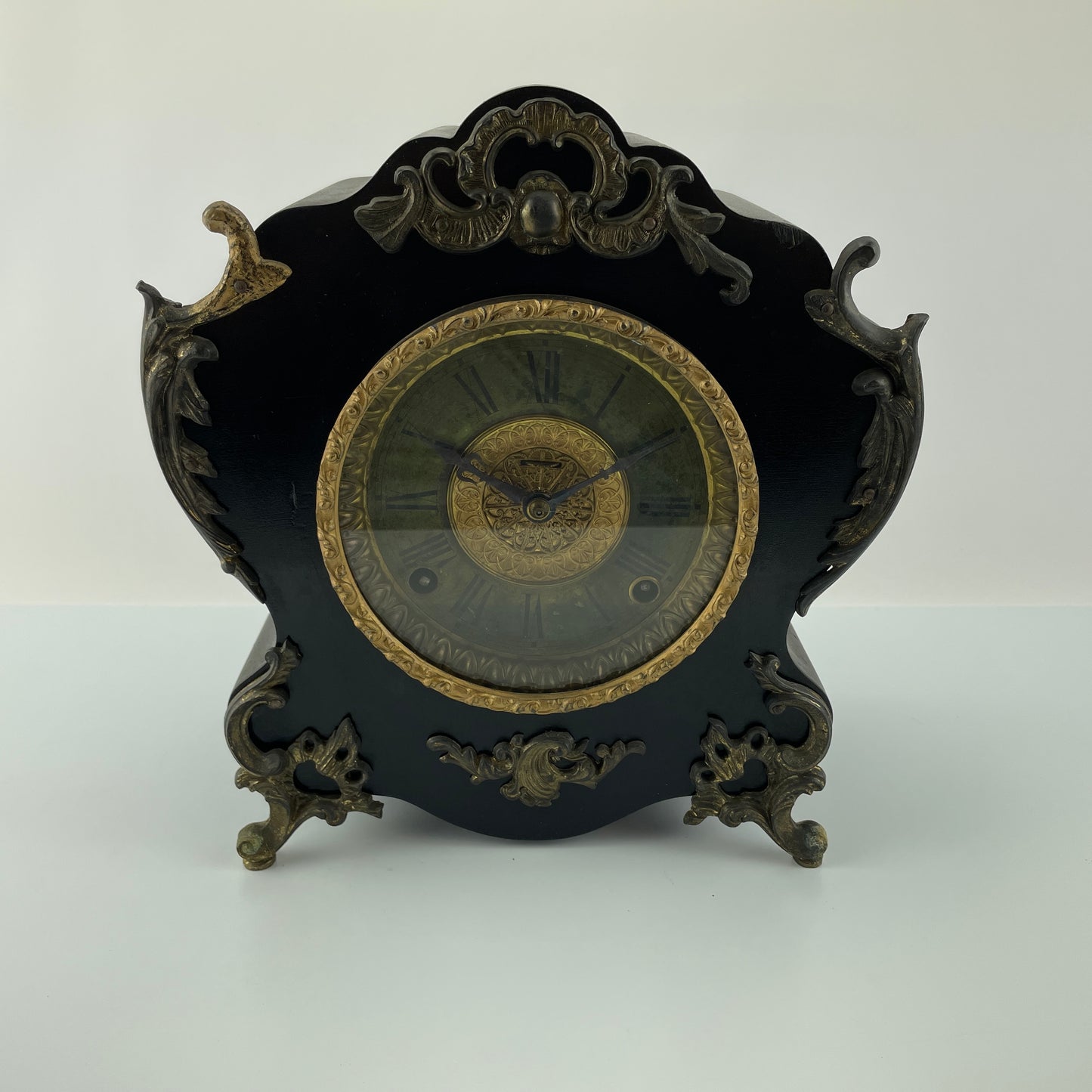 Lot 83- Ingraham 8-Day Time and Strike Mantle Clock