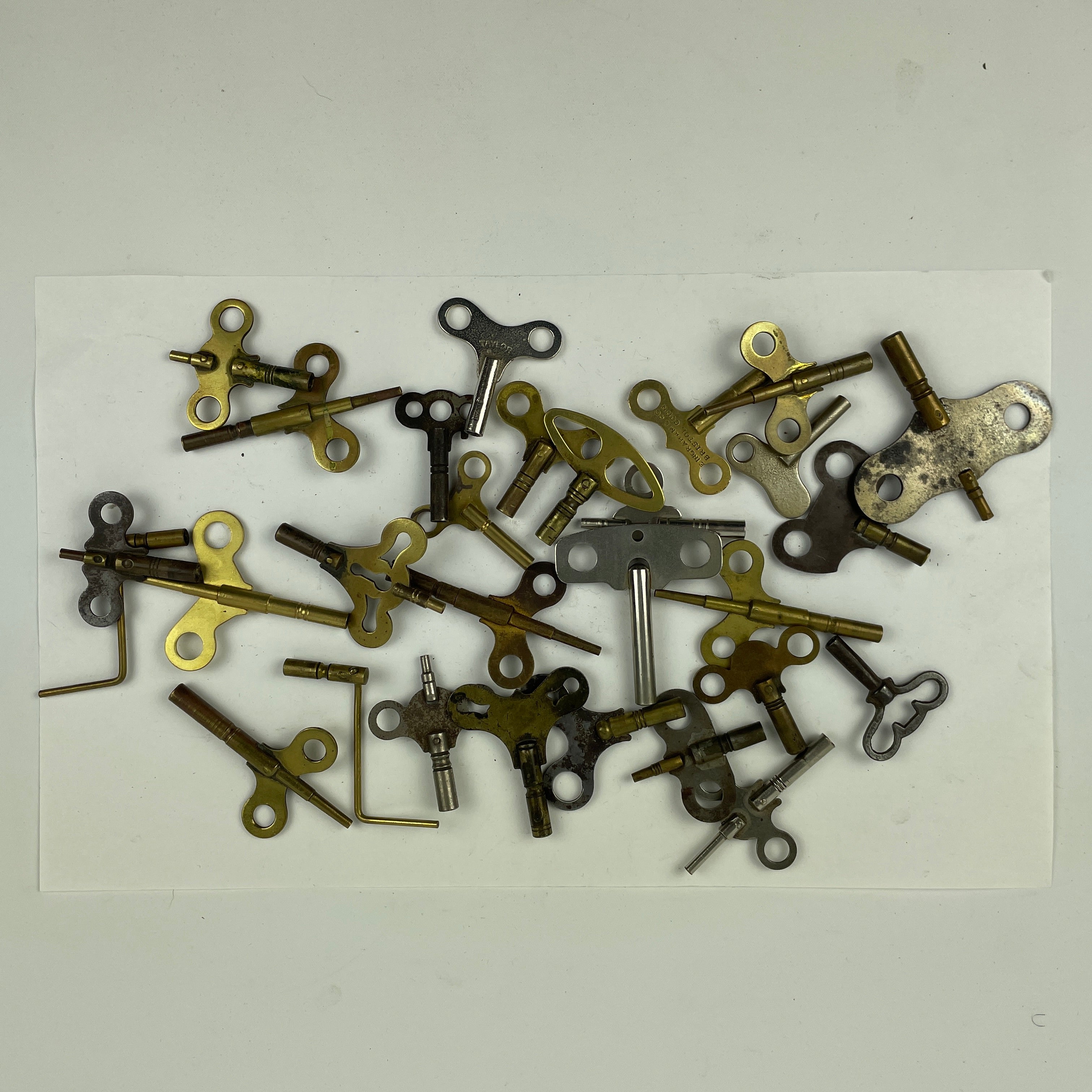Watch Clock Key Oct Lot 39- Large Assortment of Clock Keys (30) – watchpartsrus