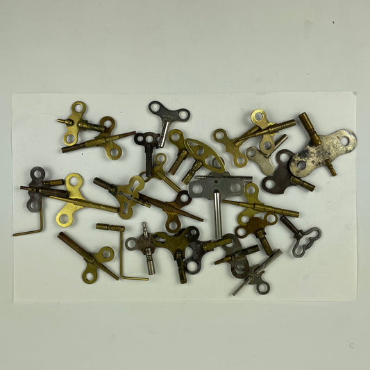 Oct Lot 39- Large Assortment of Clock Keys (30)