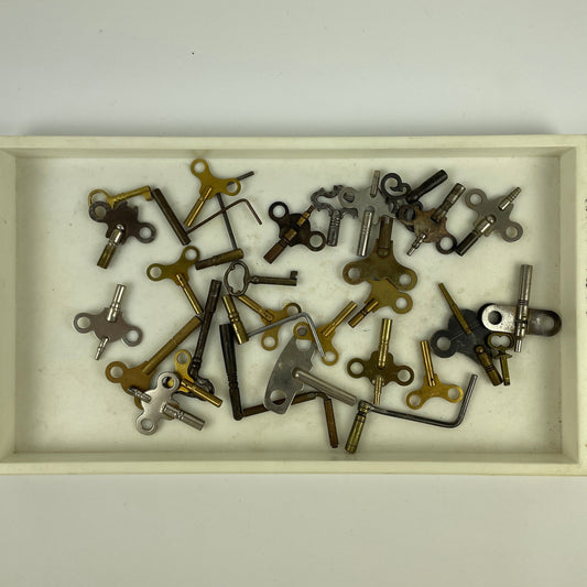 Nov Lot 41- Clock Key Assortment