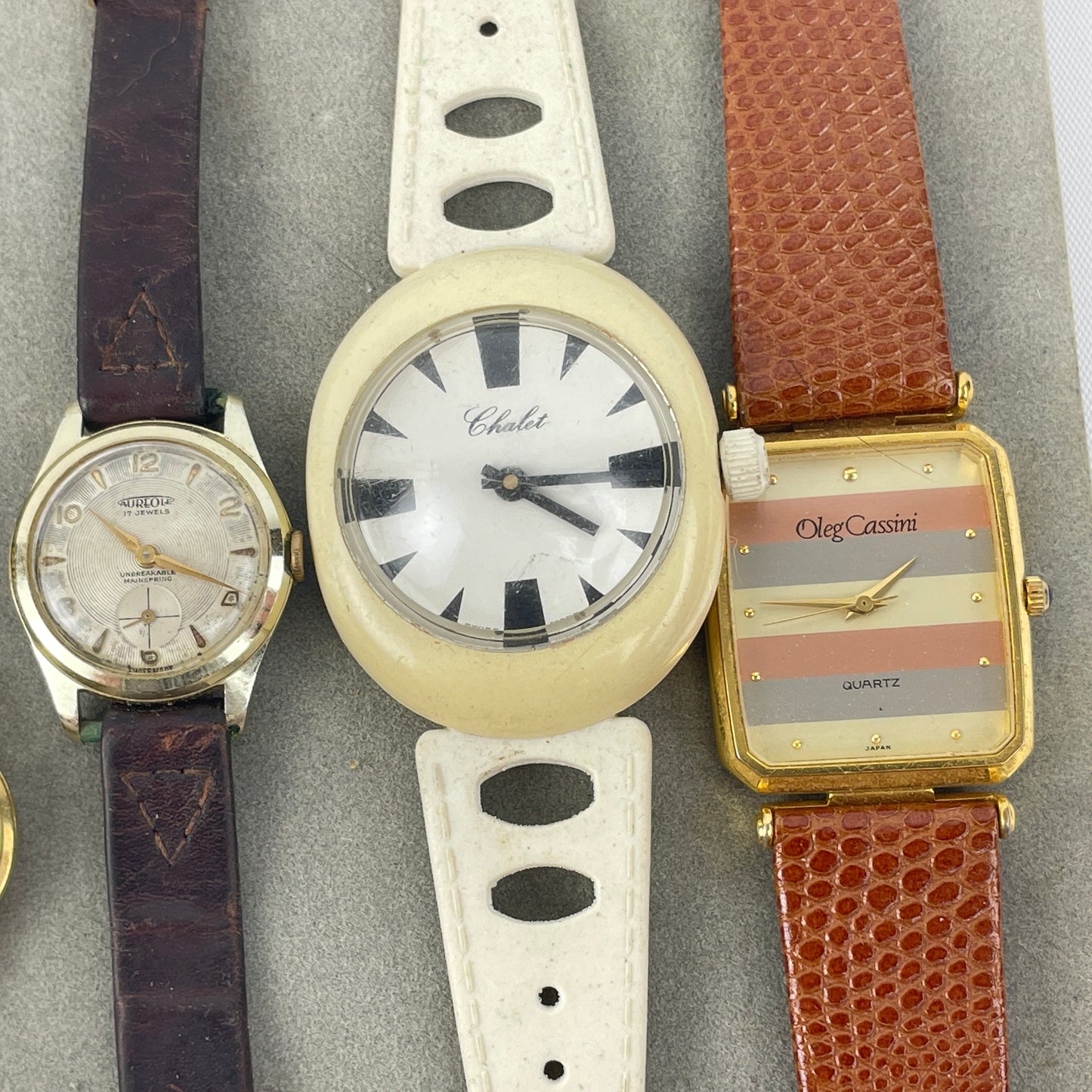 Jan Lot 143- Watchmaker’s Tray of Quartz Wristwatches