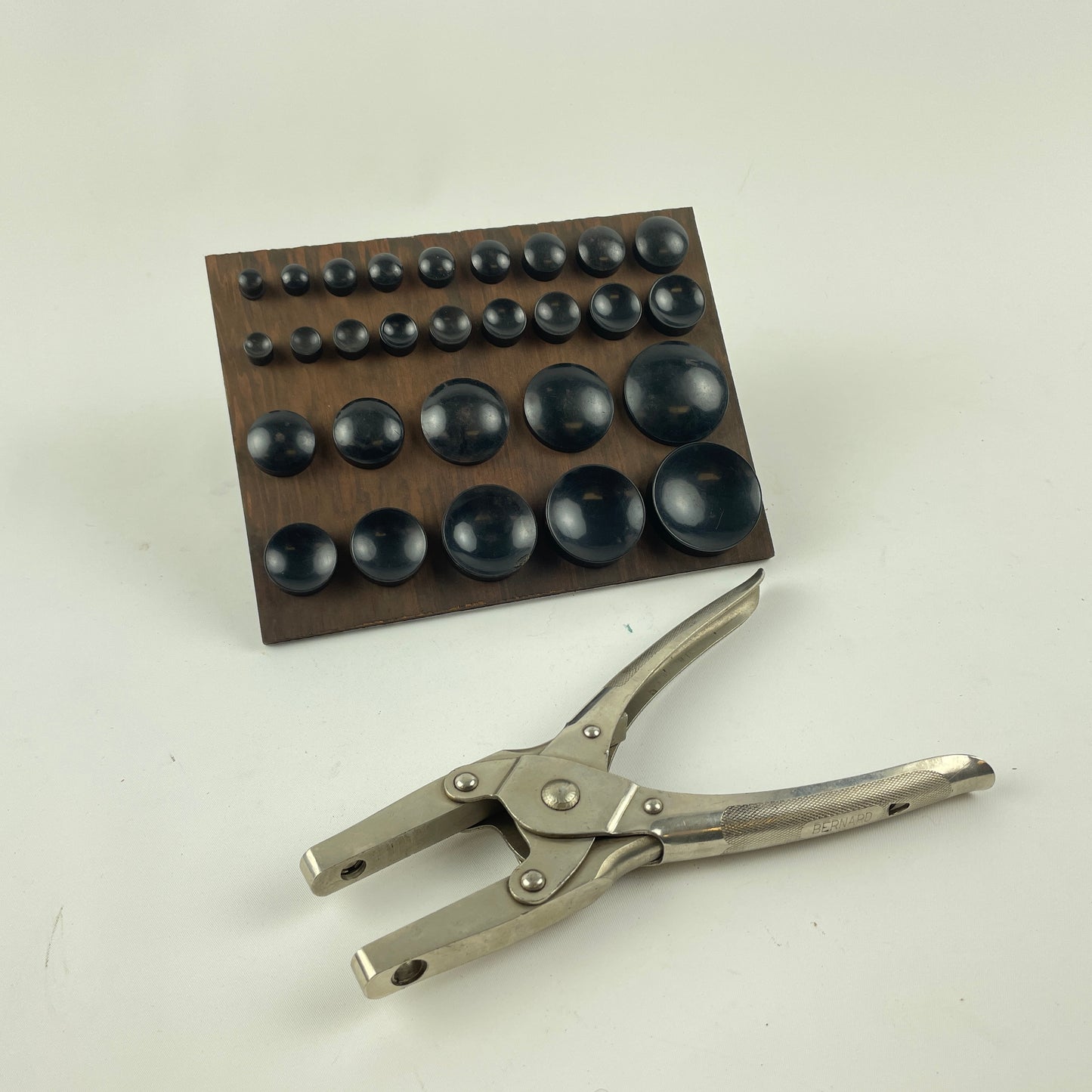 Lot 83- W.Schollhorn Co. Handheld Crystal Press