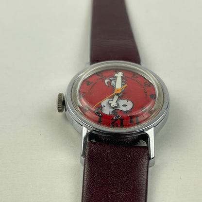 Apr Lot 116- United Features Vintage Mechanical “SNOOPY” Wristwatch