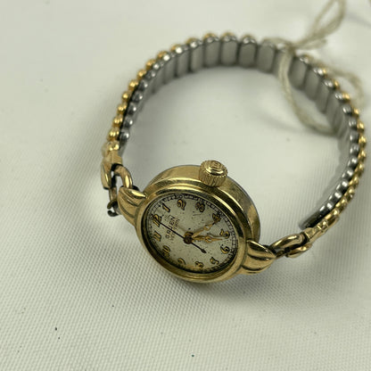 Apr Lot 32- Ladies Assortment of 12 Vintage Mechanical Wristwatches