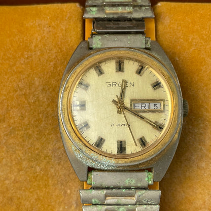 Apr Lot 10- Gruen Men’s Vintage Mechanical 17 Jewel Boxed Wristwatch