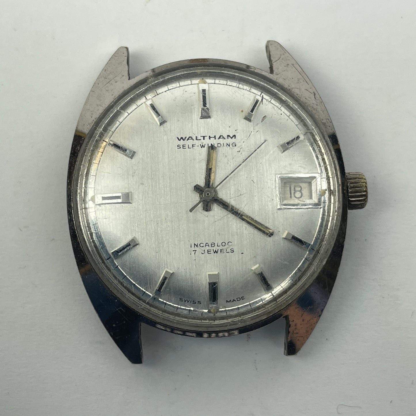 Lot 16- Waltham Men’s Automatic Date Model Vintage Mechanical Wristwatch